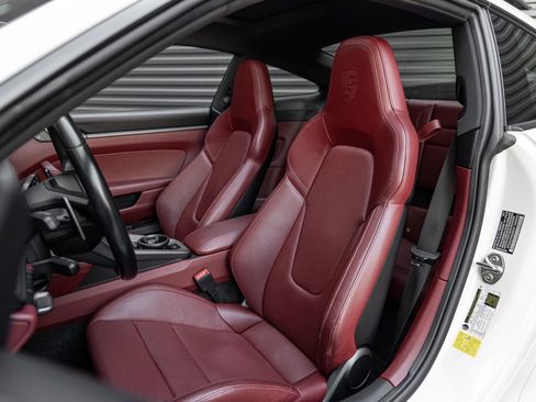 Certified 2022 Porsche 911 Carrera image 5