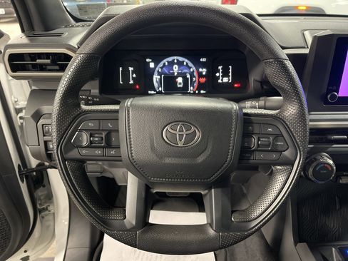 Used 2025 Toyota Tacoma SR image 17