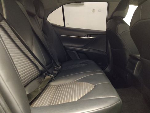 Used 2022 Toyota Camry SE w/ Convenience Package image 19