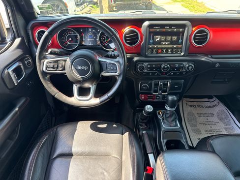 Used 2018 Jeep Wrangler Unlimited Rubicon w/ Dual Top Group AWD/4WD image 8