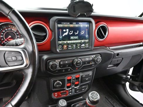 Used 2020 Jeep Gladiator Rubicon AWD/4WD image 18