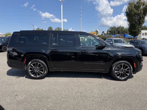 Used 2024 Jeep Grand Wagoneer L Series III w/ Rear Seat Video Group 1 AWD/4WD image 11