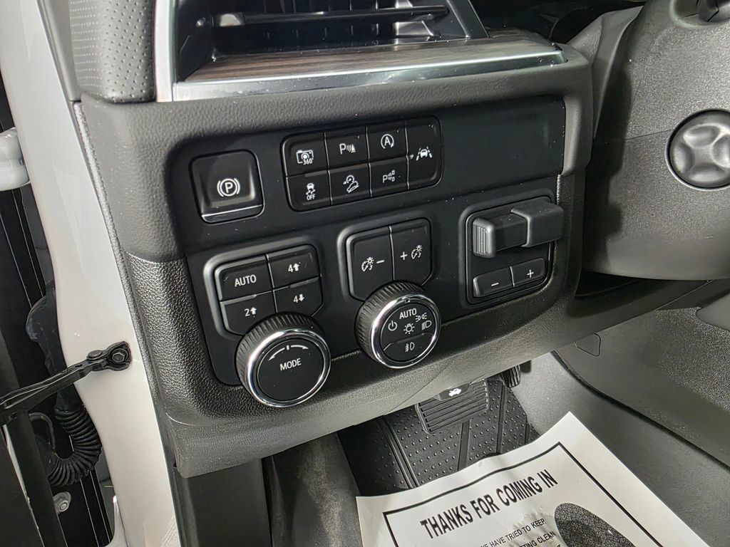Used 2025 Chevrolet Tahoe Premier w/ Sun And Tow Package AWD/4WD image 14