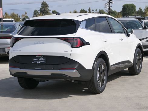 New 2026 Kia Sportage LX image 3