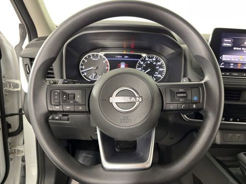 Used 2024 Nissan Rogue SV image 21