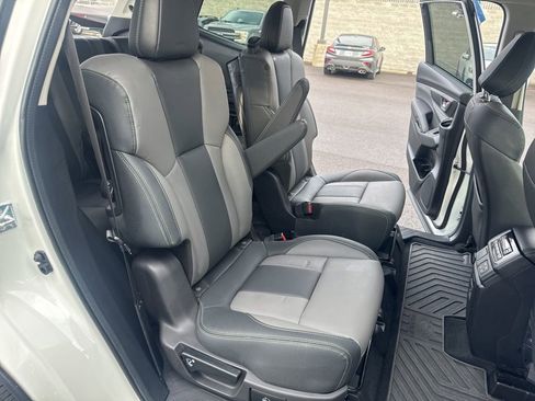 Used 2024 Subaru Ascent Onyx Edition image 16