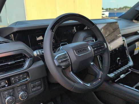 New 2026 GMC Yukon Denali w/ Denali Reserve Package AWD/4WD image 11