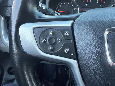 Used 2023 GMC Terrain SLT image 32