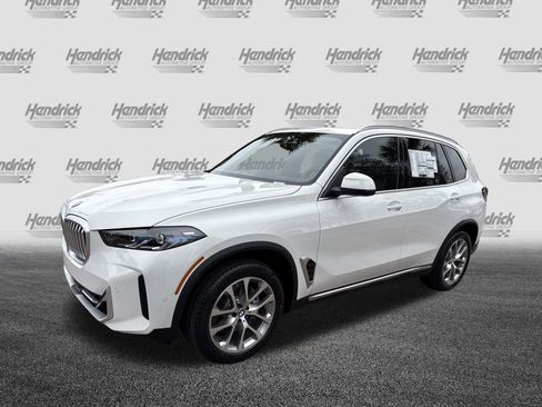 New 2026 BMW X5 sDrive40i image 5