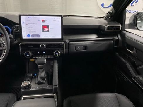Used 2026 Toyota 4Runner Limited AWD/4WD image 21