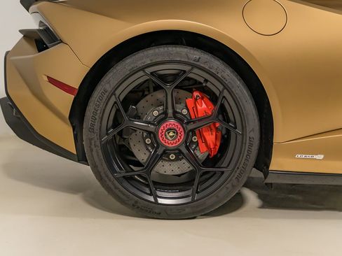 Used 2023 Lamborghini Huracan Tecnica image 13