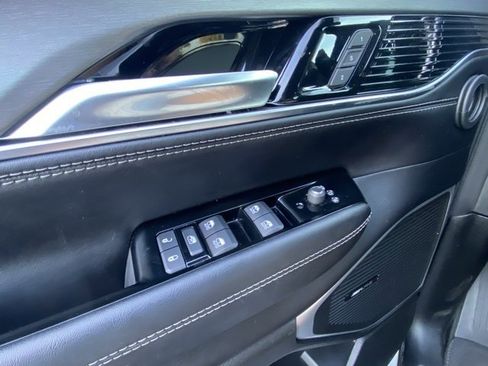 Used 2023 Jeep Wagoneer Series II image 17