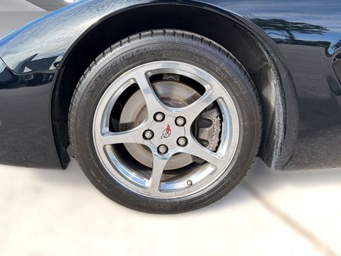 Used 2001 Chevrolet Corvette Coupe w/ Preferred Equipment Group2 image 12