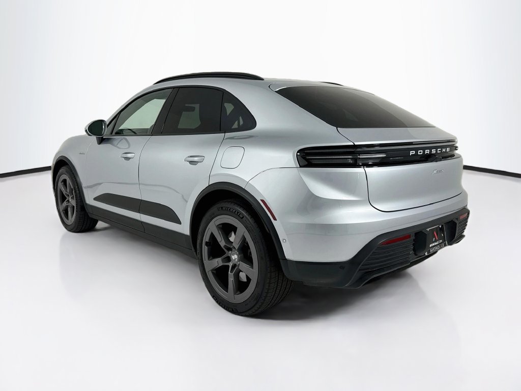 Certified 2025 Porsche Macan Electric RWD image 3