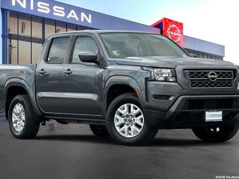 Certified 2023 Nissan Frontier SV w/ Tow Package AWD/4WD image 1