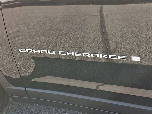 New 2025 Jeep Grand Cherokee Limited image 20