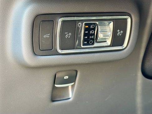 Used 2024 Lincoln Nautilus Reserve w/ Equipment Group 202A AWD/4WD image 10