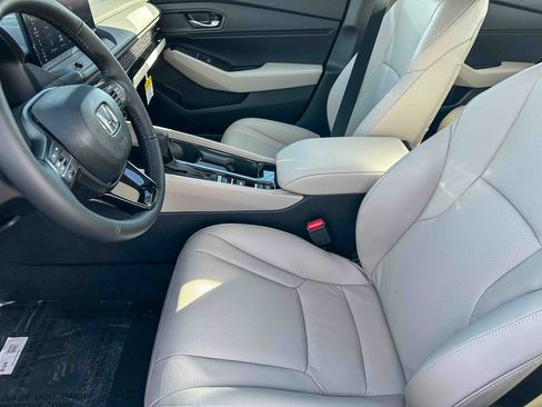New 2025 Honda Accord EX-L image 10