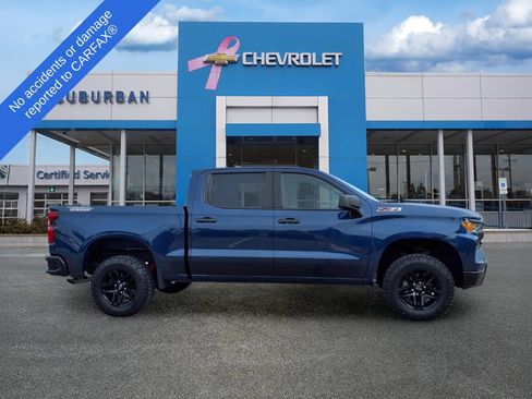 Used 2022 Chevrolet Silverado 1500 Custom Trail Boss w/ LPO, Dark Essentials Package AWD/4WD image 4