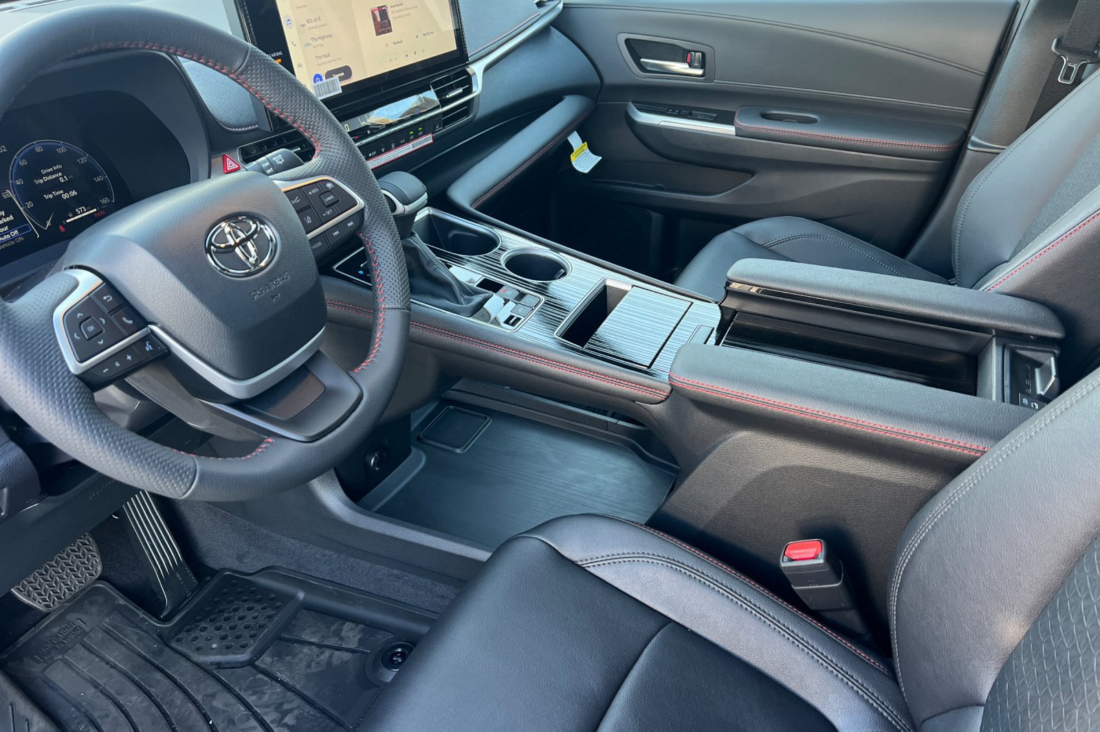 Certified 2026 Toyota Sienna XSE FWD image 9