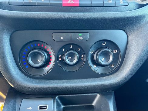 Used 2022 RAM ProMaster City Tradesman w/ Window Group 04 image 14