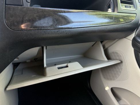 Used 2013 Dodge Grand Caravan SXT FWD image 36