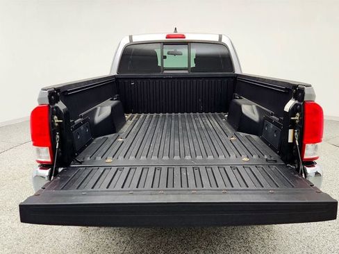 Used 2016 Toyota Tacoma SR5 image 21