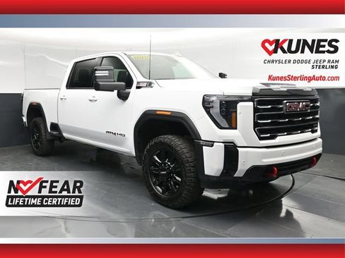 Used 2025 GMC Sierra 2500 AT4 AWD/4WD image 1