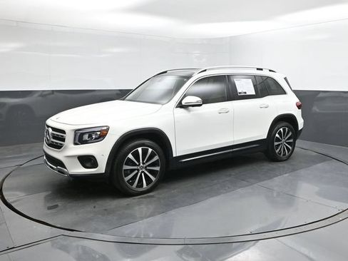 Used 2023 Mercedes-Benz GLB 250 w/ Premium Package image 34