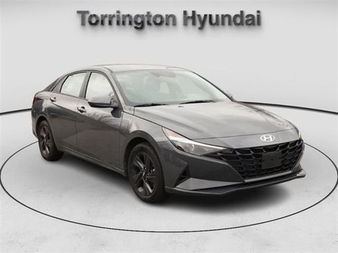 Used 2023 Hyundai Elantra SEL image 1