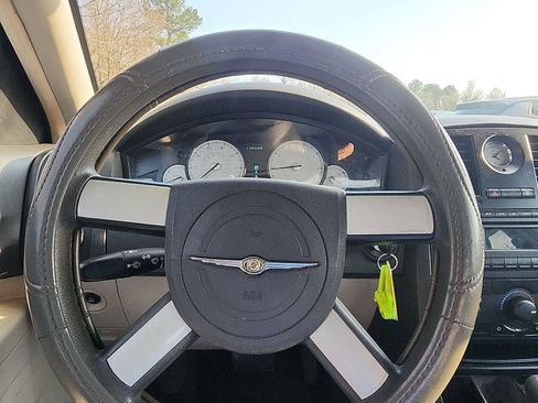 Used 2006 Chrysler 300 image 14
