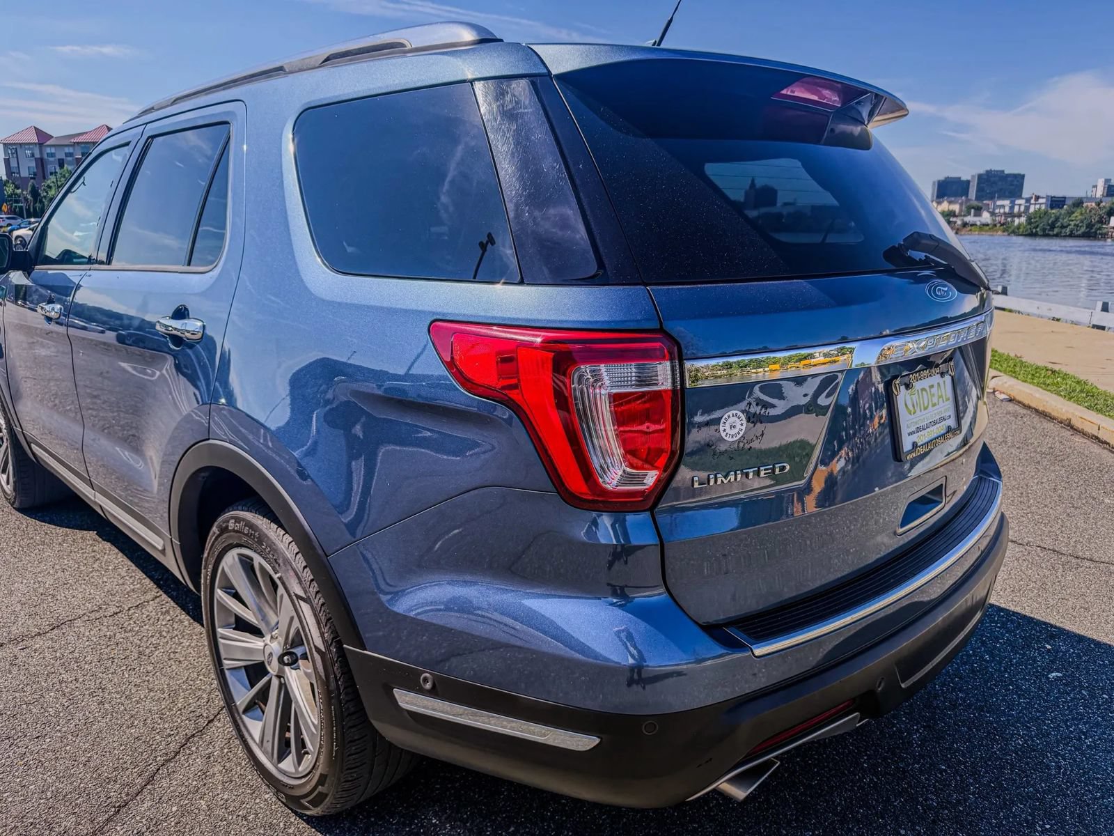 Used 2018 Ford Explorer Limited FWD image 35
