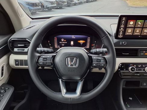 New 2026 Honda Pilot Touring image 15