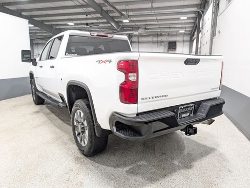 Used 2022 Chevrolet Silverado 2500 Custom image 5