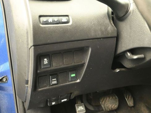 Used 2018 Nissan Rogue Sport S image 12