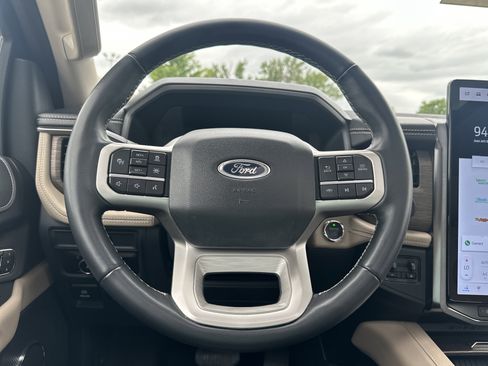 Used 2024 Ford Expedition Limited AWD/4WD image 21