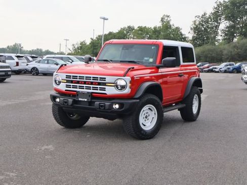 Used 2024 Ford Bronco Heritage Edition AWD/4WD image 2
