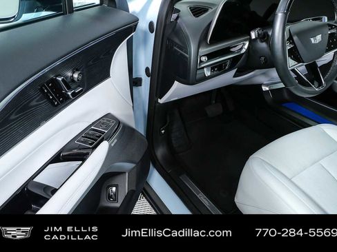 Used 2024 Cadillac Lyriq Sport RWD image 7