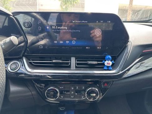 Used 2025 Chevrolet Trax RS w/ Driver Confidence Package FWD image 13