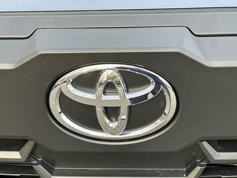 New 2026 Toyota Corolla Cross L image 18