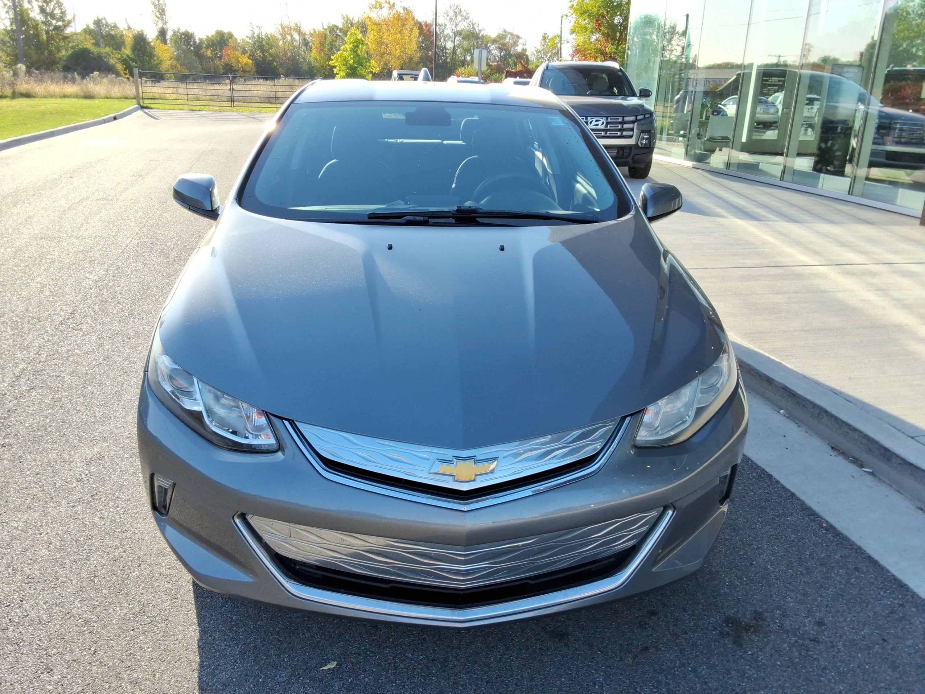 Used 2018 Chevrolet Volt LT FWD image 18