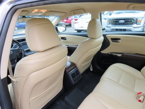 Used 2016 Toyota Avalon XLE Plus image 27