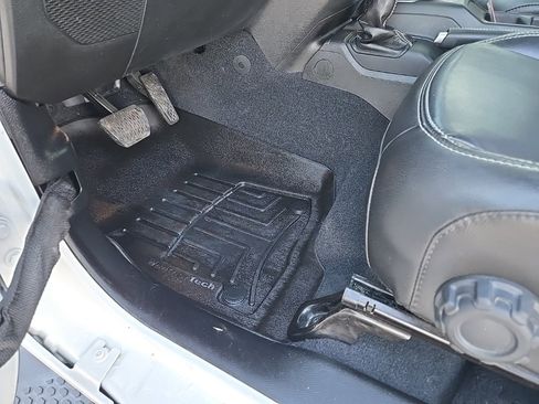 Used 2018 Jeep Wrangler Unlimited Sahara image 44