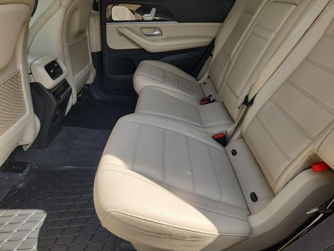 Used 2020 Mercedes-Benz GLS 450 4MATIC image 4