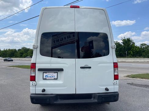 Used 2020 Nissan NV 2500 SV w/ Back Door Glass Package image 5