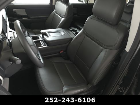 Used 2025 Ford Expedition Max Active AWD/4WD image 10