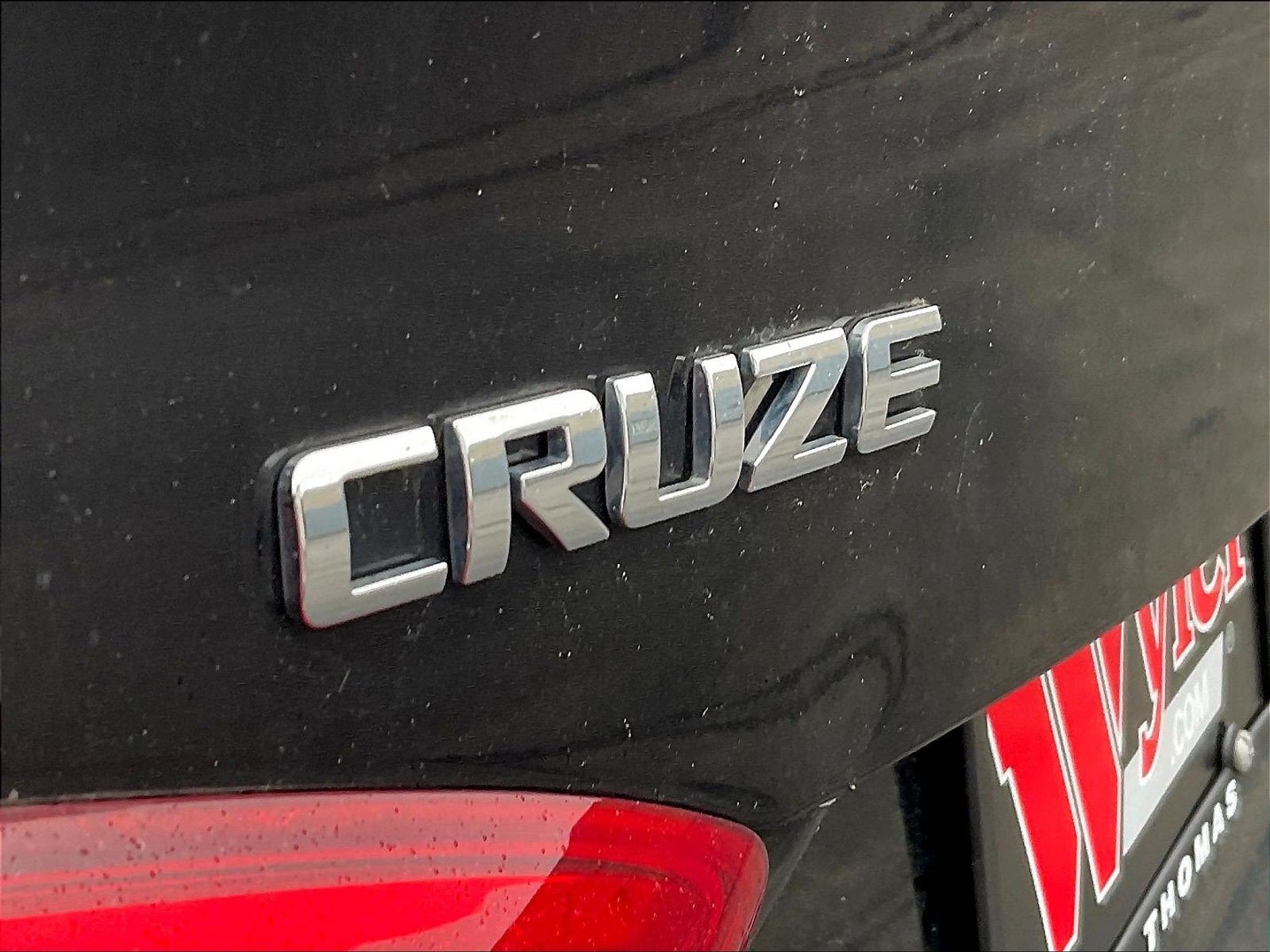 Used 2017 Chevrolet Cruze LT FWD image 25