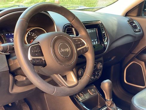 Used 2019 Jeep Compass Latitude FWD image 35