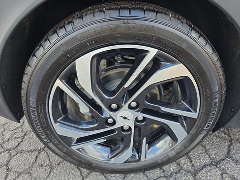 Used 2023 Chevrolet Bolt LT w/ Infotainment Package image 17