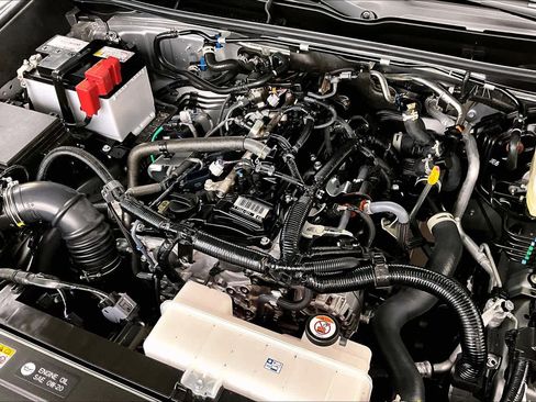 Used 2025 Toyota 4Runner SR5 RWD image 29